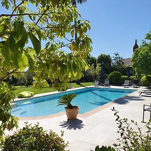 Le Domaine Des Muriers - Charme, Chic, Calme En Provence Cote D'azur Bed & Breakfast